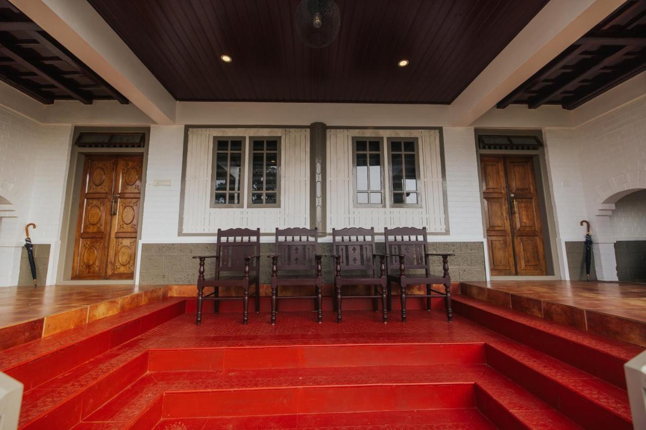 Misty Courtyard Resort Chinnakanal Exterior foto