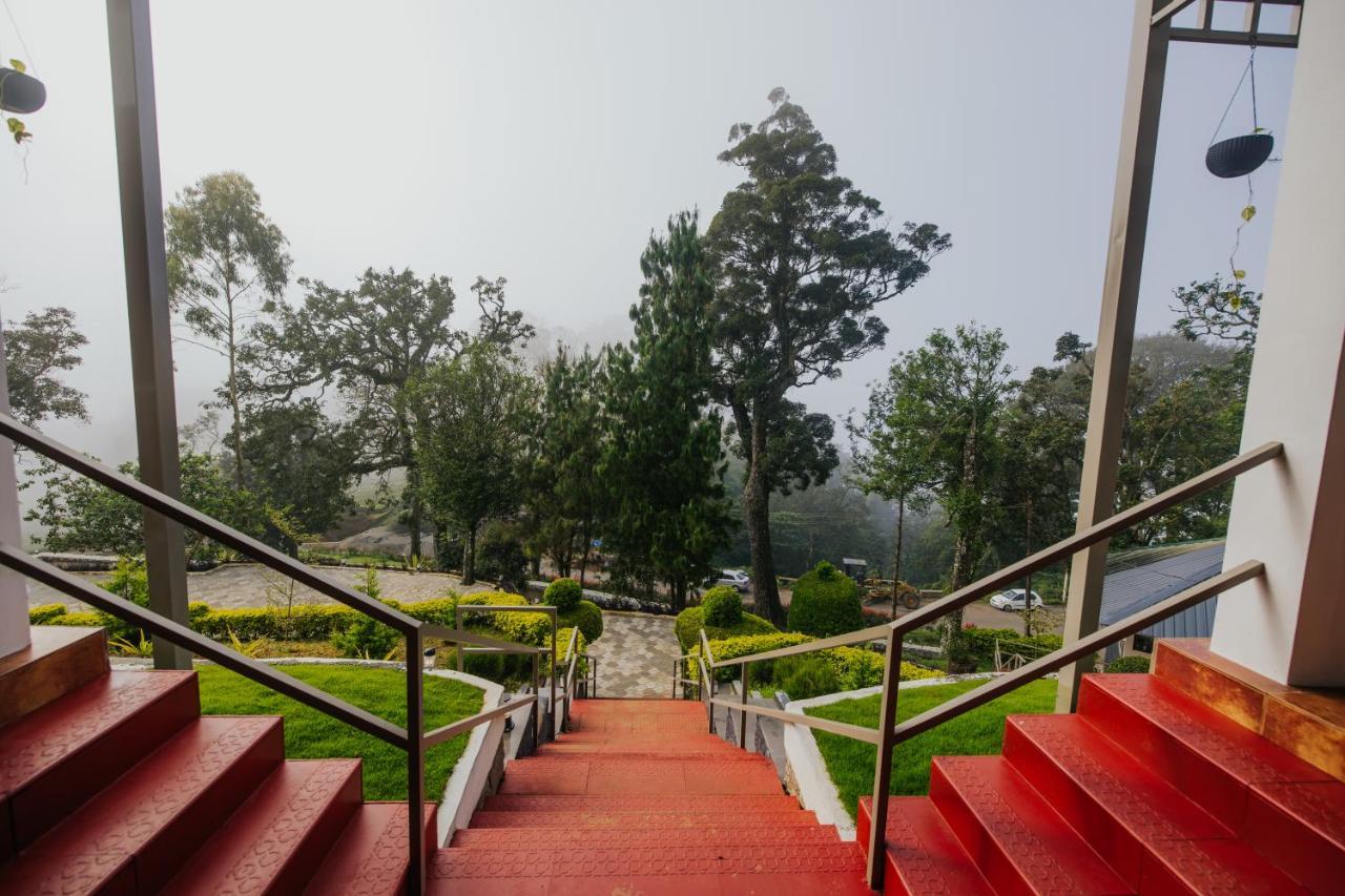 Misty Courtyard Resort Chinnakanal Exterior foto