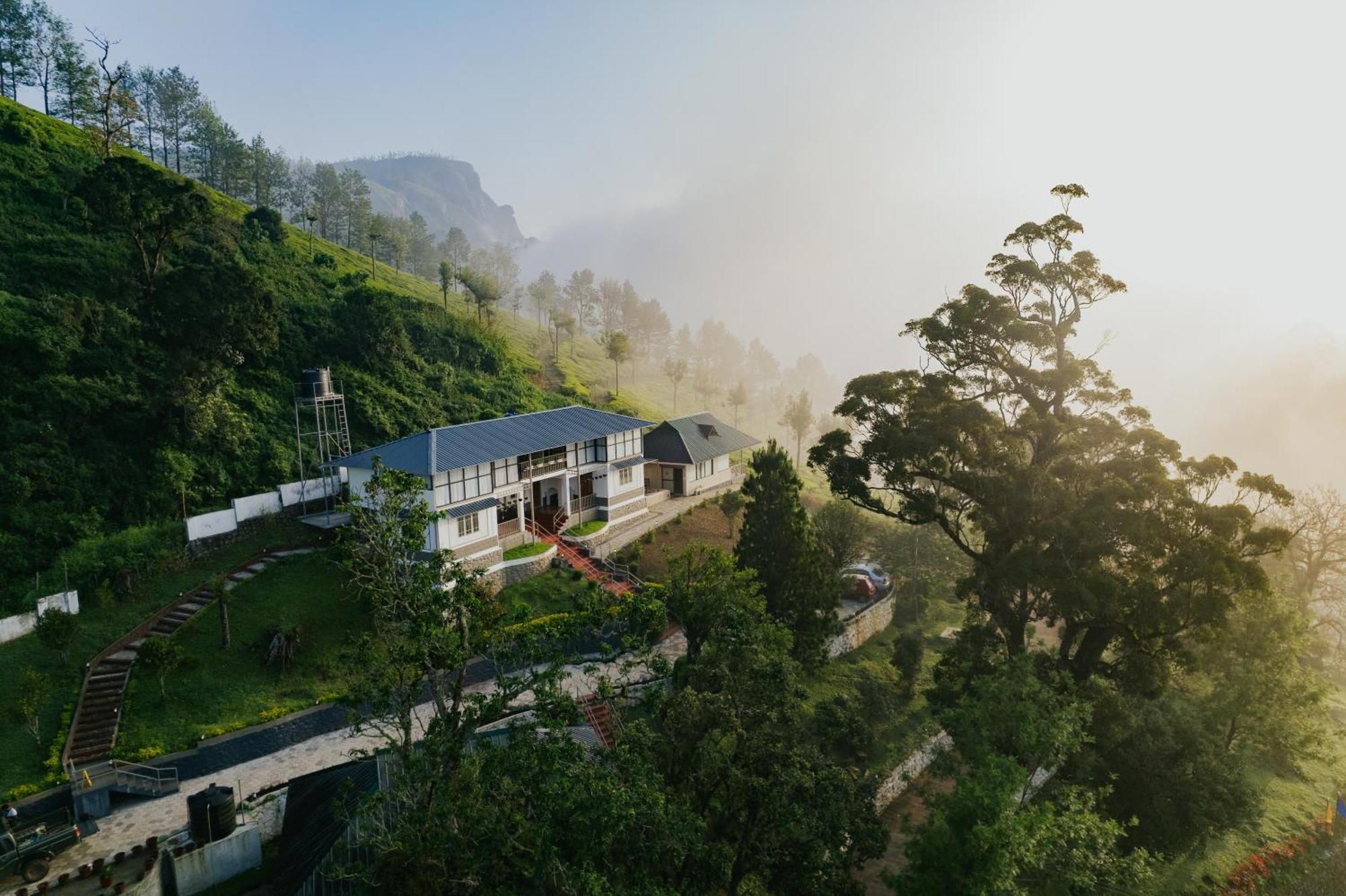 Misty Courtyard Resort Chinnakanal Exterior foto